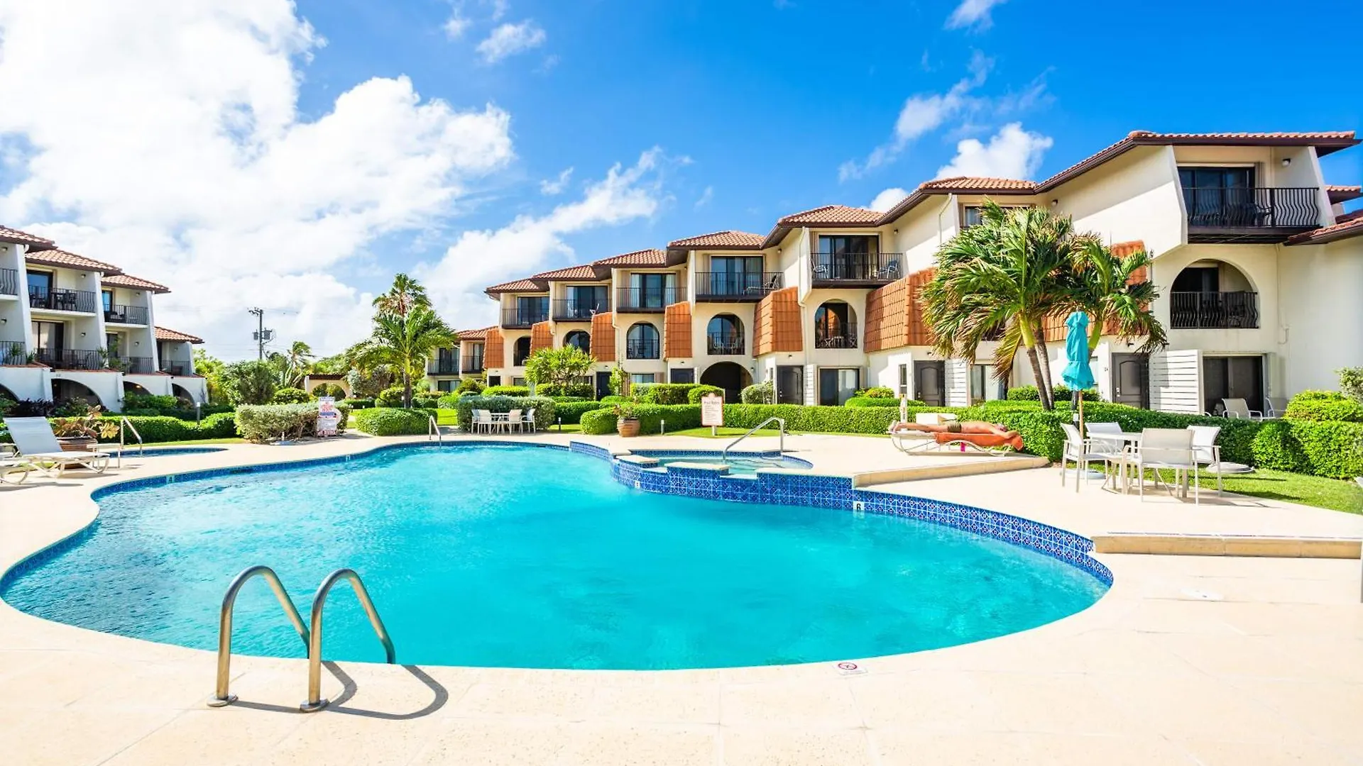 Beach Living At Villas Pappagallo Bldp West Bay 度假居