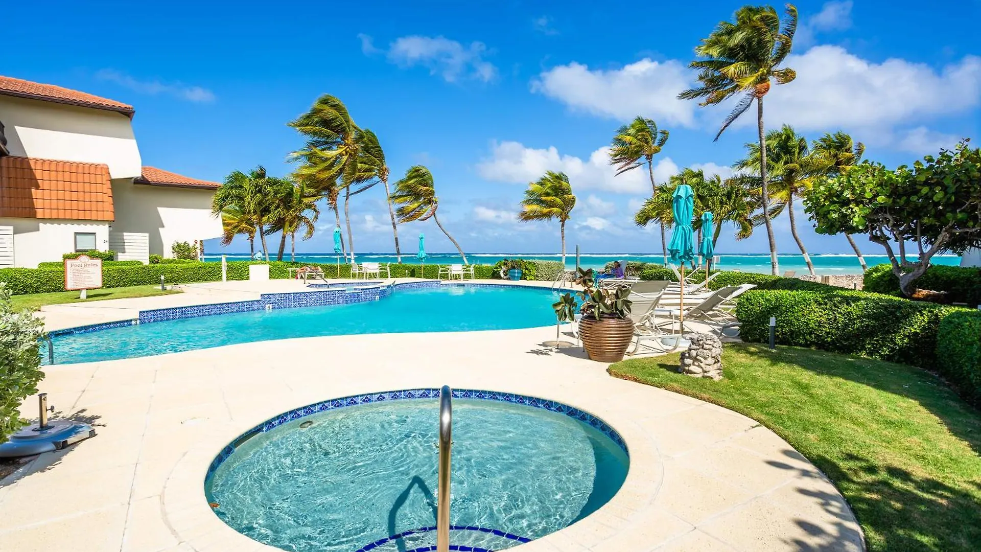 Beach Living At Villas Pappagallo Bldp West Bay 开曼群岛